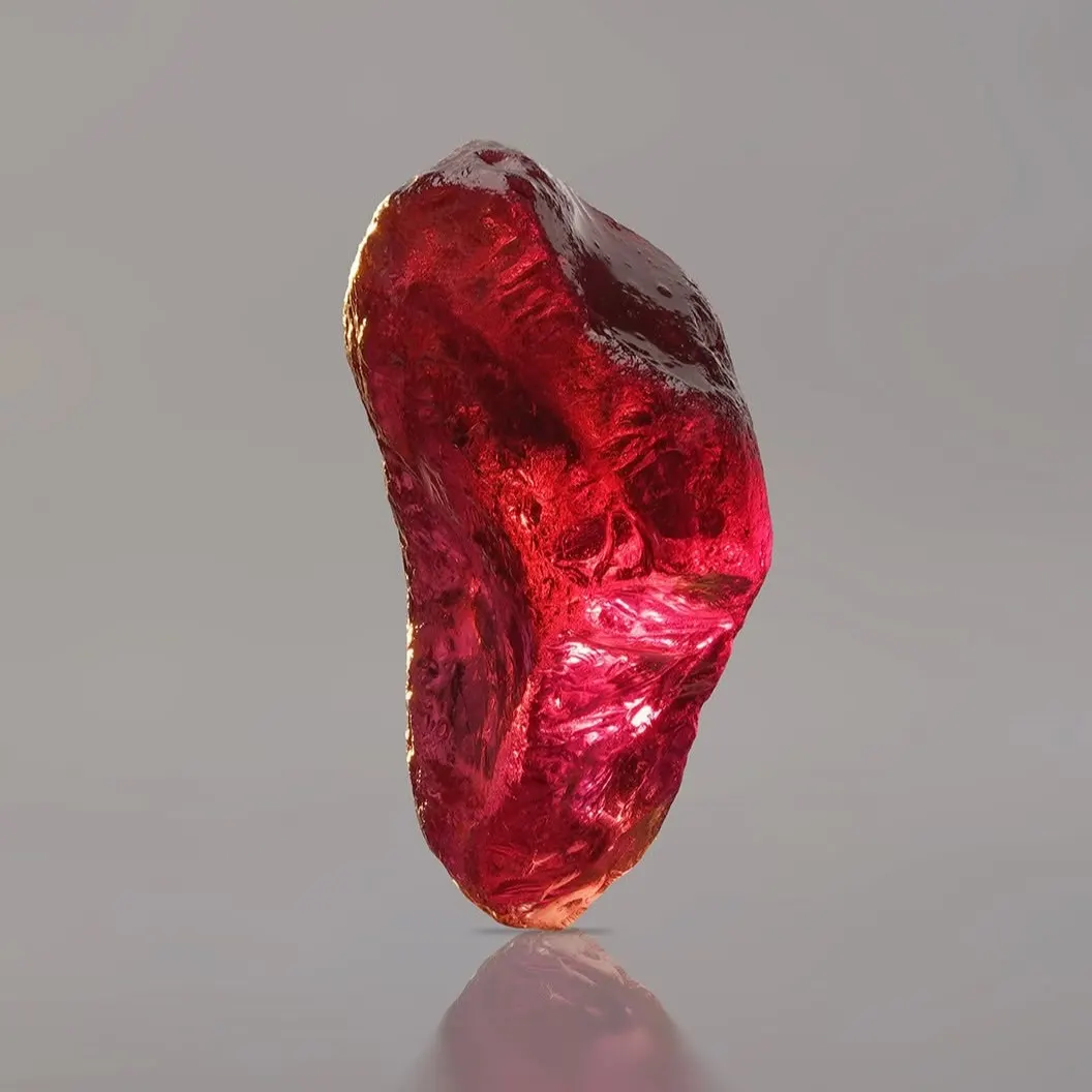 Ruby là variety chứa crom (chromium-bearing variety) của khoáng vật corundum